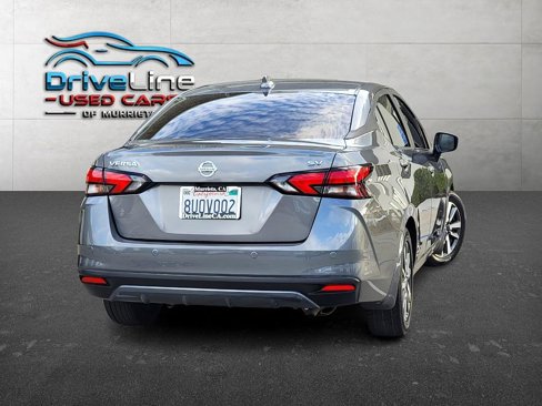Used 2020 Nissan Versa SV image 2
