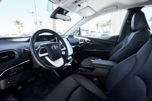 Used 2018 Toyota Prius Prime Premium image 2