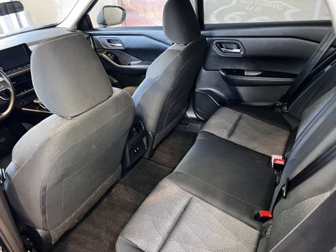 Used 2024 Nissan Rogue SV image 41