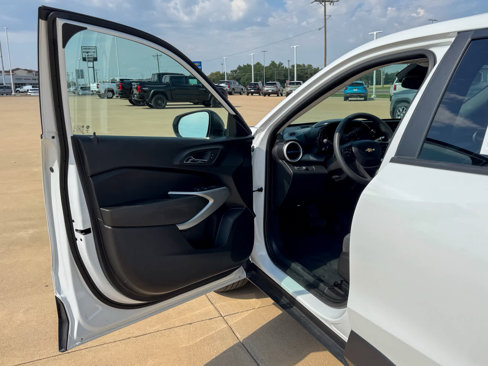 Used 2024 Chevrolet Trax LS image 9