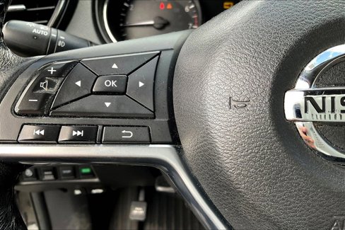 Used 2017 Nissan Rogue SL image 10