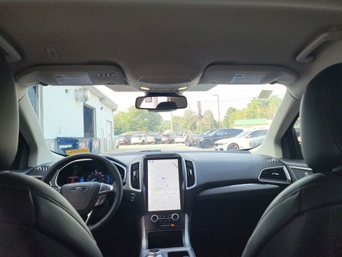 Used 2021 Ford Edge SEL w/ Convenience Package image 2