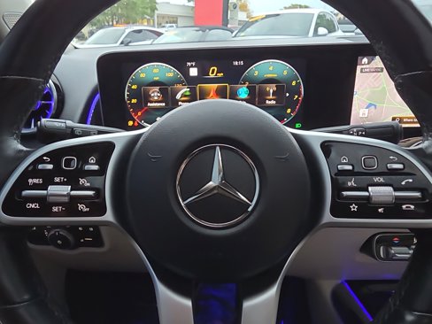 Used 2021 Mercedes-Benz GLB 250 4MATIC w/ Premium Package image 86