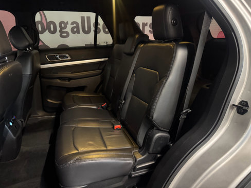 Used 2017 Ford Explorer XLT w/ Equipment Group 202A image 20