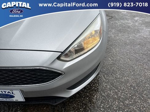 Certified 2017 Ford Focus SE image 11