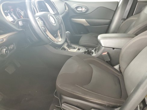 Used 2017 Jeep Cherokee Latitude image 11
