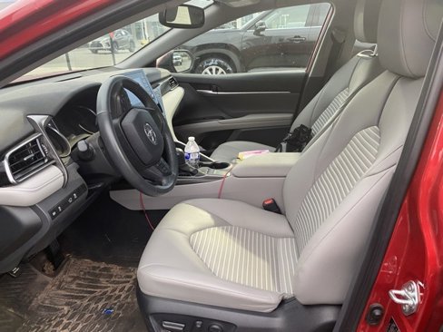 Used 2024 Toyota Camry SE image 7