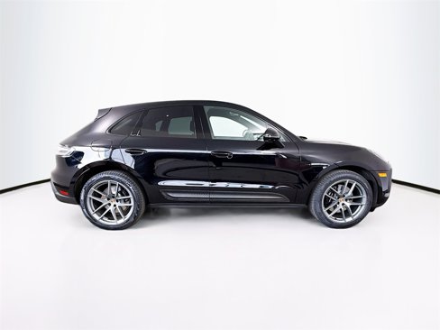 Certified 2022 Porsche Macan S image 8