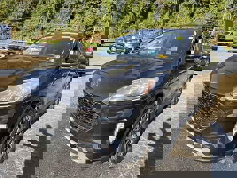 Used 2020 Ford Escape Titanium image 10