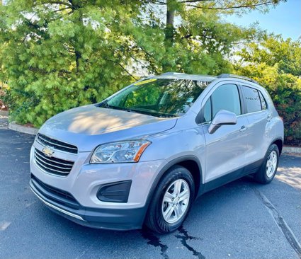 Used 2016 Chevrolet Trax LT w/ LT Sun and Sound Package image 3