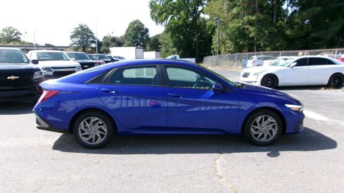 Used 2024 Hyundai Elantra SEL image 5