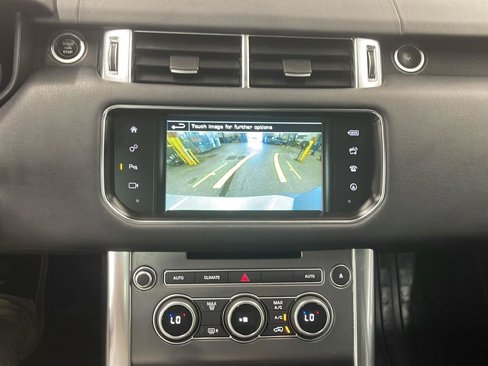 Used 2016 Land Rover Range Rover Sport SE image 18