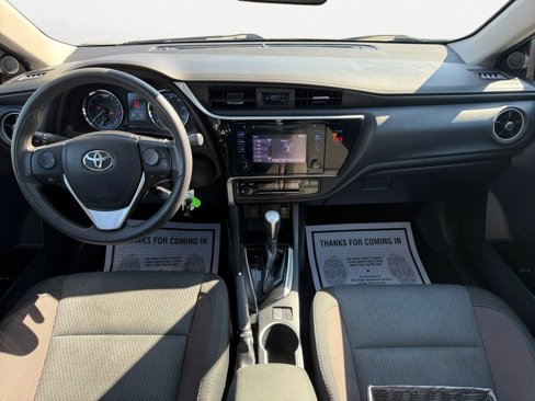 Used 2018 Toyota Corolla L image 11