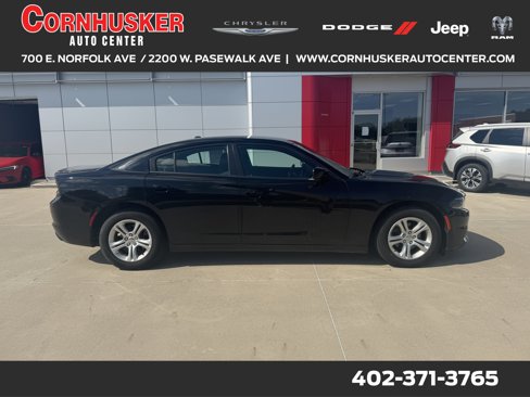 Used 2019 Dodge Charger SXT image 1
