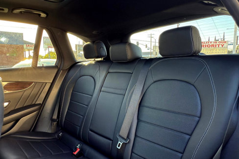 Used 2019 Mercedes-Benz GLC 300 4MATIC image 18