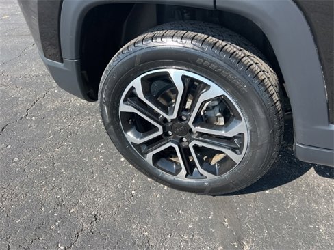 Used 2022 Jeep Compass Limited image 21