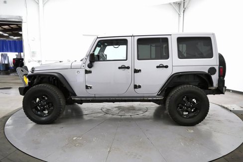 Used 2015 Jeep Wrangler Unlimited Sahara image 4