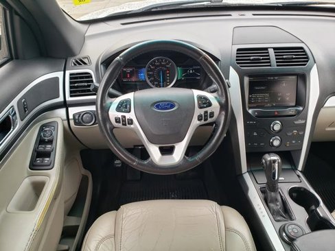 Used 2015 Ford Explorer XLT w/ Equipment Group 202A image 19