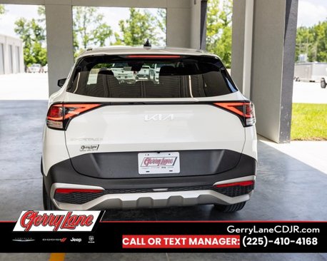 Used 2024 Kia Sportage LX image 5