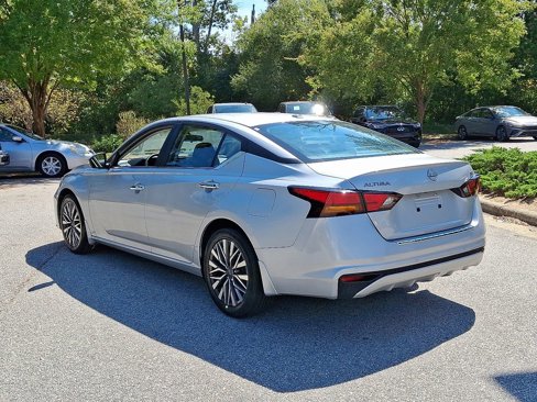 Used 2023 Nissan Altima 2.5 SV image 4