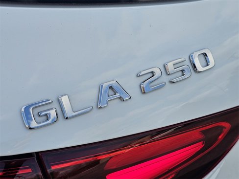 New 2025 Mercedes-Benz GLA 250 image 12