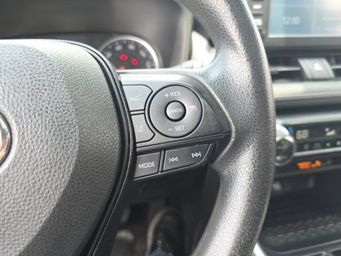 Used 2019 Toyota RAV4 XLE image 19