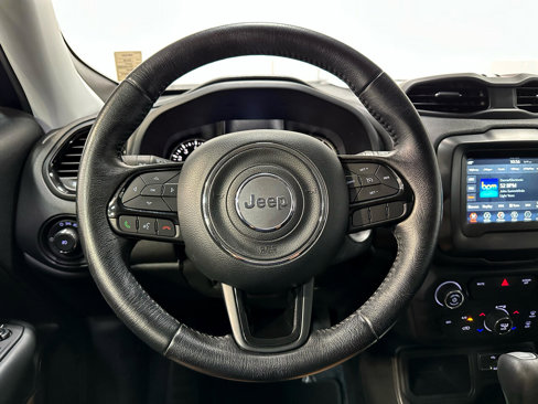 Used 2018 Jeep Renegade Altitude image 33
