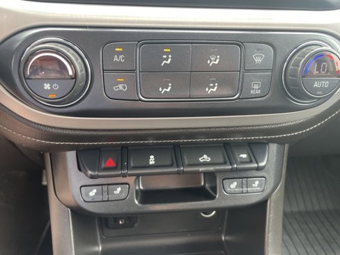 Used 2019 GMC Canyon SLE image 27