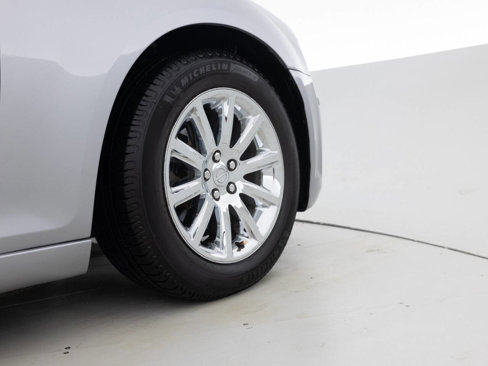 Used 2014 Chrysler 300 w/ Wheels & Beats Group image 18