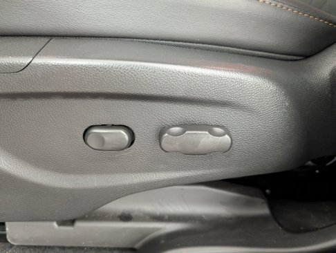 Certified 2022 Chevrolet Trax LT w/ LT Convenience Package image 17