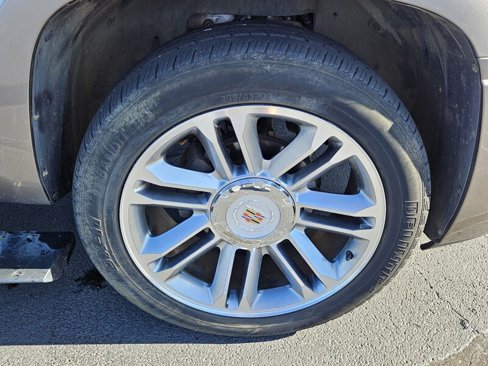 Used 2014 Cadillac Escalade ESV Premium image 17