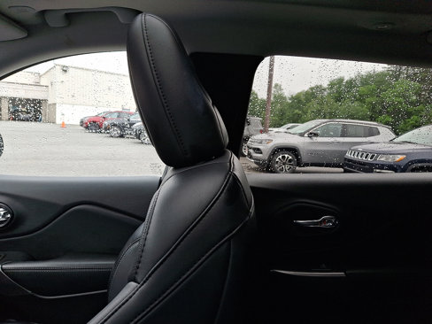 Used 2022 Jeep Cherokee Limited w/ Mopar Interior Package image 17