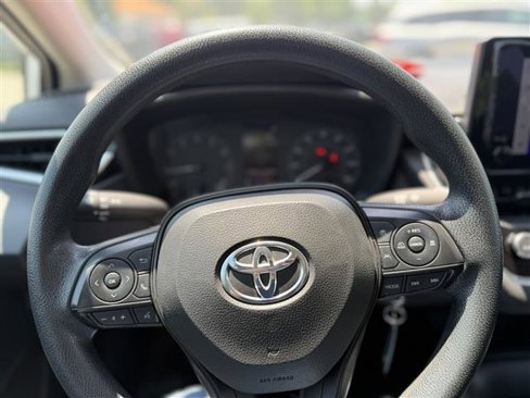 Used 2024 Toyota Corolla LE image 18