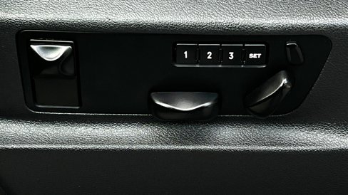 Used 2010 Porsche Cayenne image 37