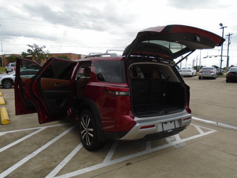 Used 2023 Nissan Pathfinder Platinum image 29