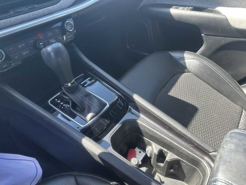 Used 2022 Jeep Compass Latitude w/ Sun and Sound Group image 17