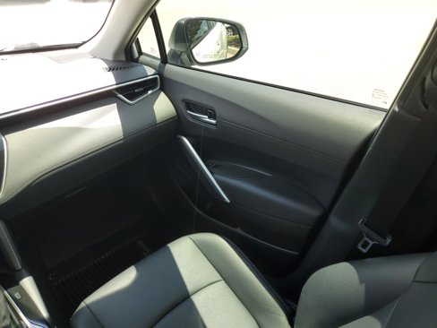 Used 2024 Toyota Corolla Cross XLE image 22