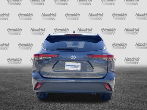 Used 2020 Toyota Highlander XLE image 9