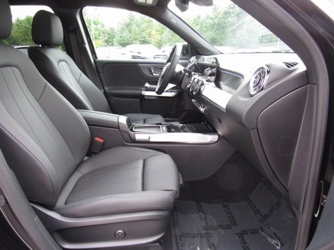 New 2025 Mercedes-Benz GLB 250 4MATIC image 18