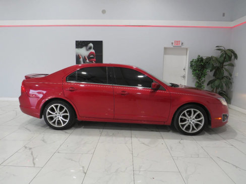 Used 2010 Ford Fusion SE image 2