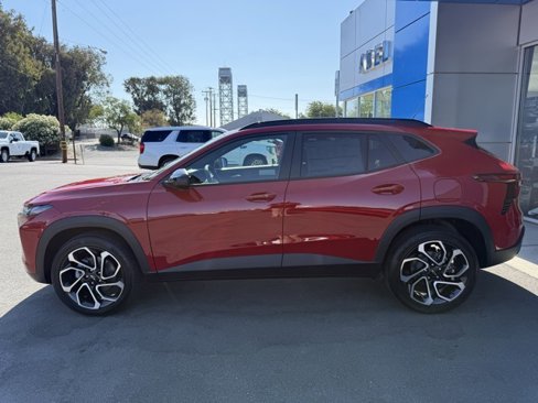 New 2026 Chevrolet Trax RS w/ Sunroof Package image 5
