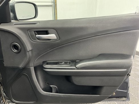 Used 2017 Dodge Charger SE image 14