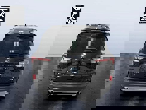 Used 2022 Ford Escape Titanium image 5
