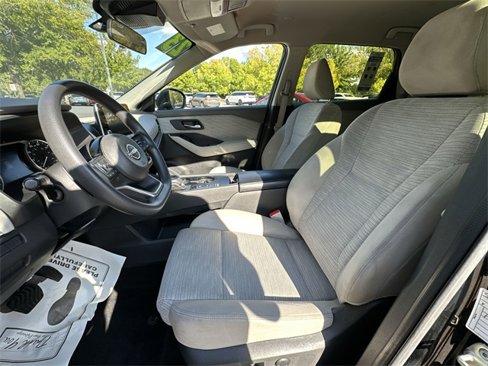 Used 2023 Nissan Rogue SV image 11