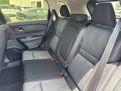Used 2024 Nissan Rogue SV image 31