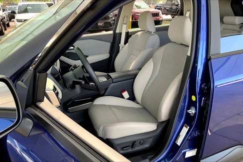 Used 2023 Nissan Rogue SV image 7