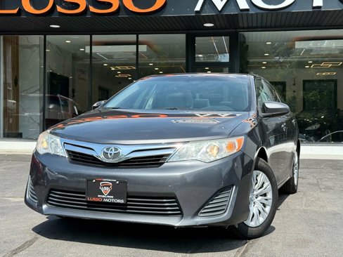 Used 2012 Toyota Camry L image 1