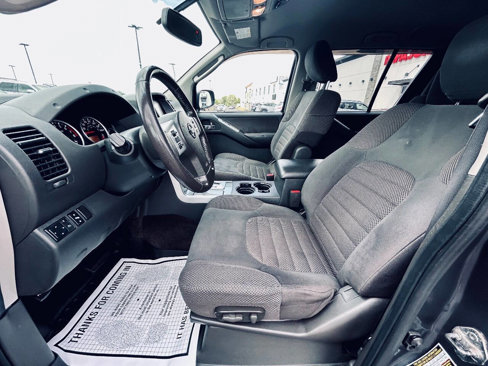 Used 2012 Nissan Pathfinder SV image 11