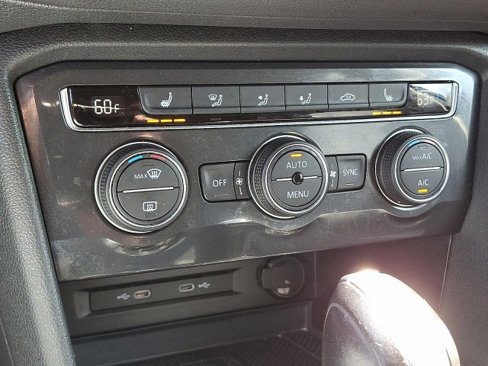 Certified 2021 Volkswagen Tiguan SE image 22