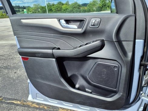 Used 2022 Ford Escape SEL w/ Technology Package image 27